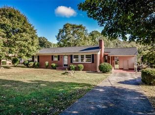 520 Holland Dr, Statesville, NC 28677