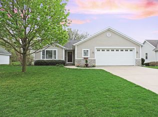 10454 Bridgewater Dr, Zeeland, MI 49464