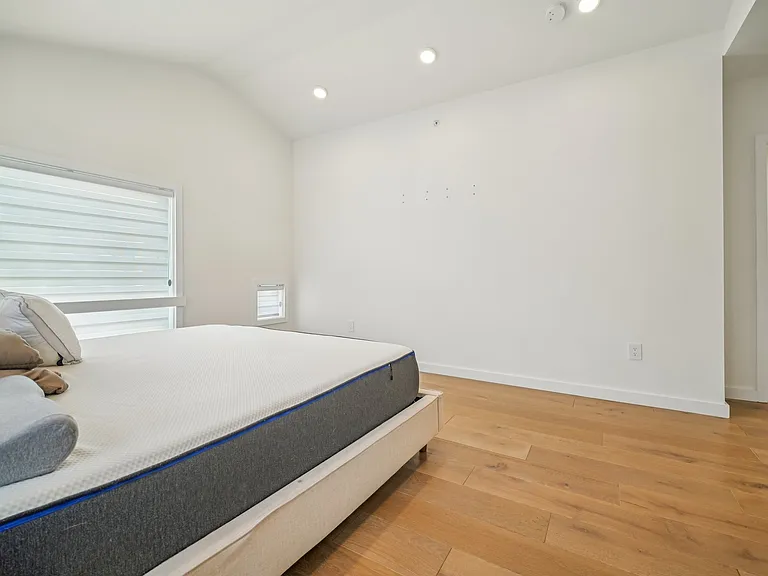 66B Henry Ave — Photo 25