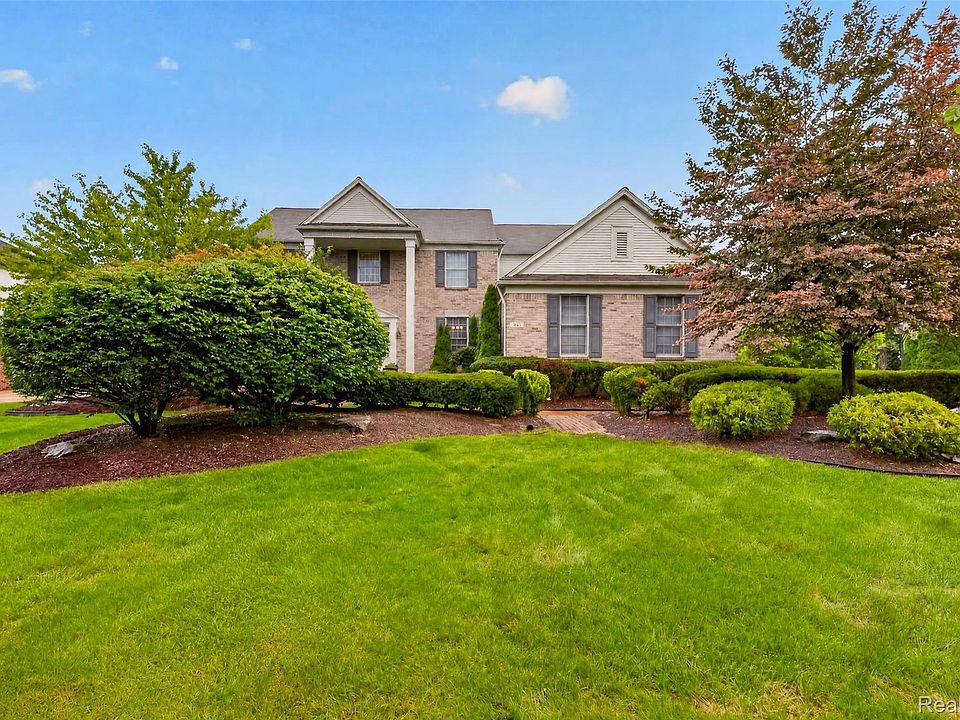 1st image of 443 Lenox Dr