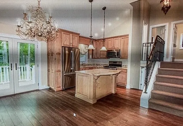 3 bed, 1366 sqft, $4,250 — Photo 4