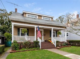 2 Apthorp Ave, Newport, RI 02840