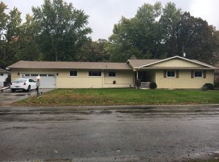203 Oak Hill Dr, Danville, IL