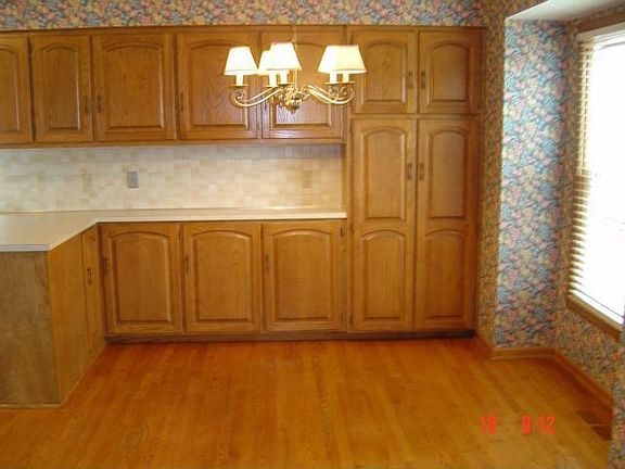 Eat-in Kitchen