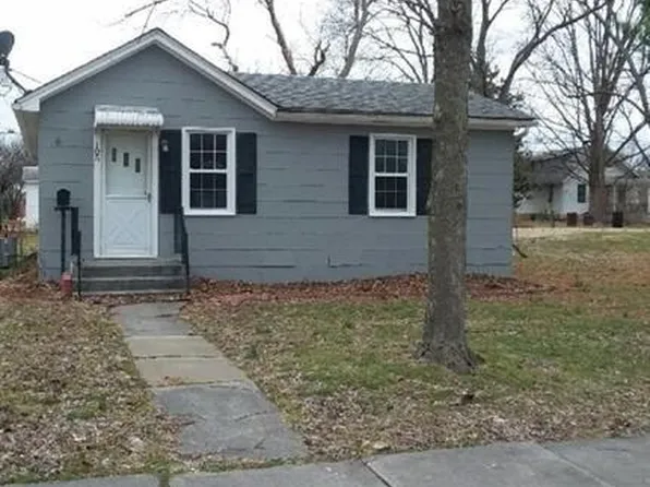105 N Vine St, Freeburg, IL 62243