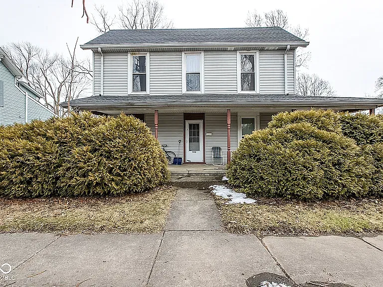 2 bed, $1,100 — Photo 1