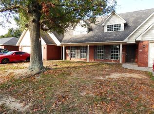 1458 Shannon St, Springdale, AR 72764