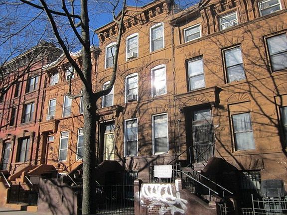 2nd image of 353A Vernon Ave