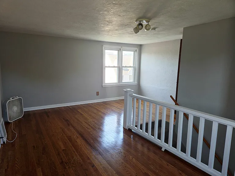 5730 Flint St — Photo 11