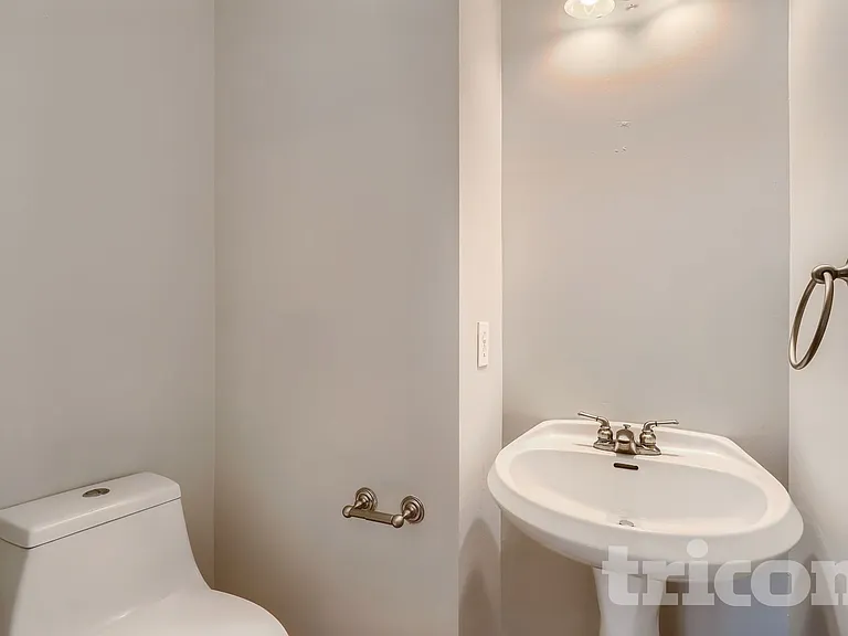 3587 Vern Way NE — Photo 11
