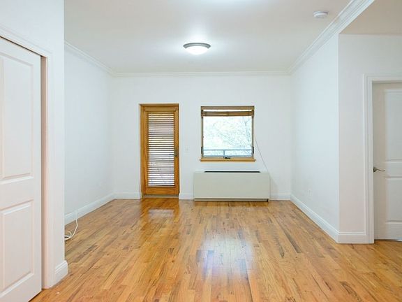 4th image of 14-25 Broadway #6B