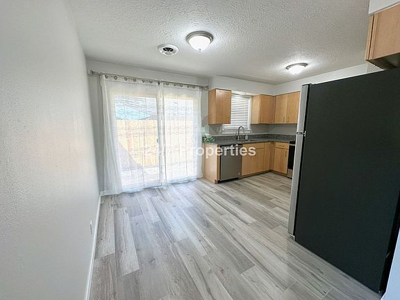 4th image of 13235 NW Westlawn Ter #13237