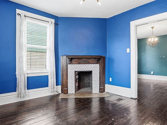 5th image of 1133 Woodbourne Ave