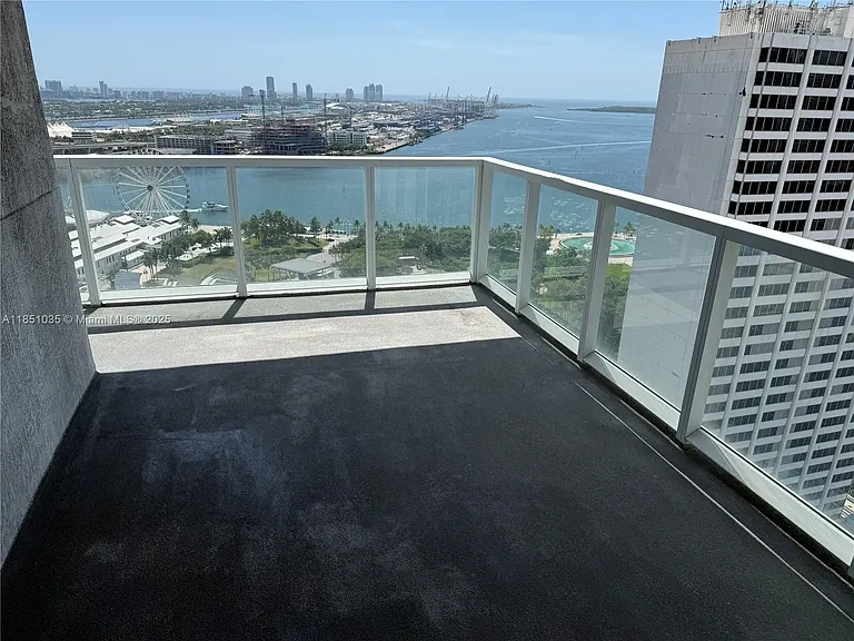 253 NE 2nd St #3009 — Photo 8