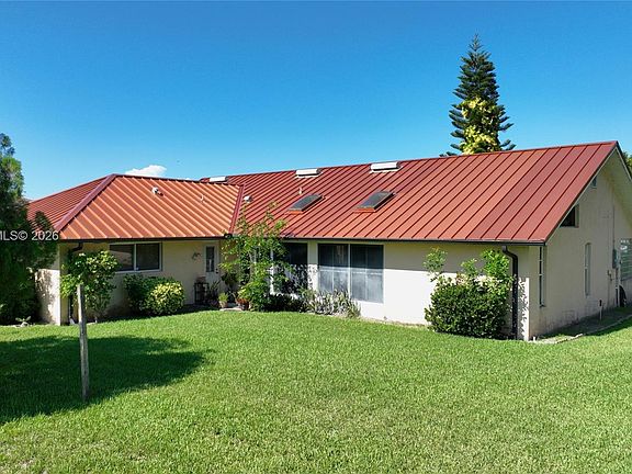 3rd image of 237 L Auberge Ct