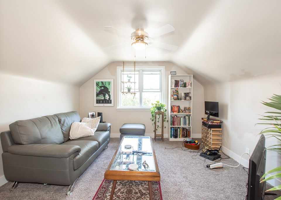 1st image of 62 Garnet St