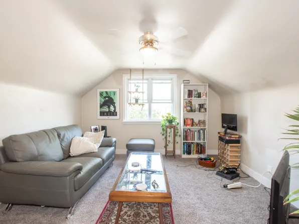 62 Garnet St, Saint Catharines, ON L2M 5G1
