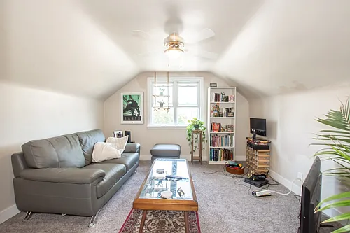 62 Garnet St Photo 1