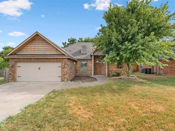 1243 Red Rock Dr, Elgin, OK 73538