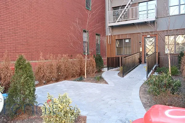 Rented by Rennit Inc. | media 37