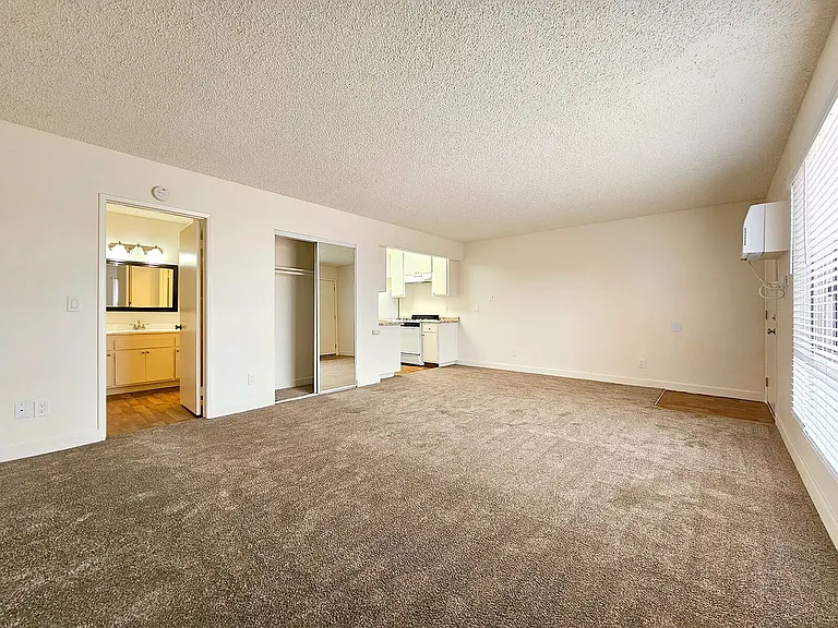 Vista Bella Apartment Homes — Photo 5