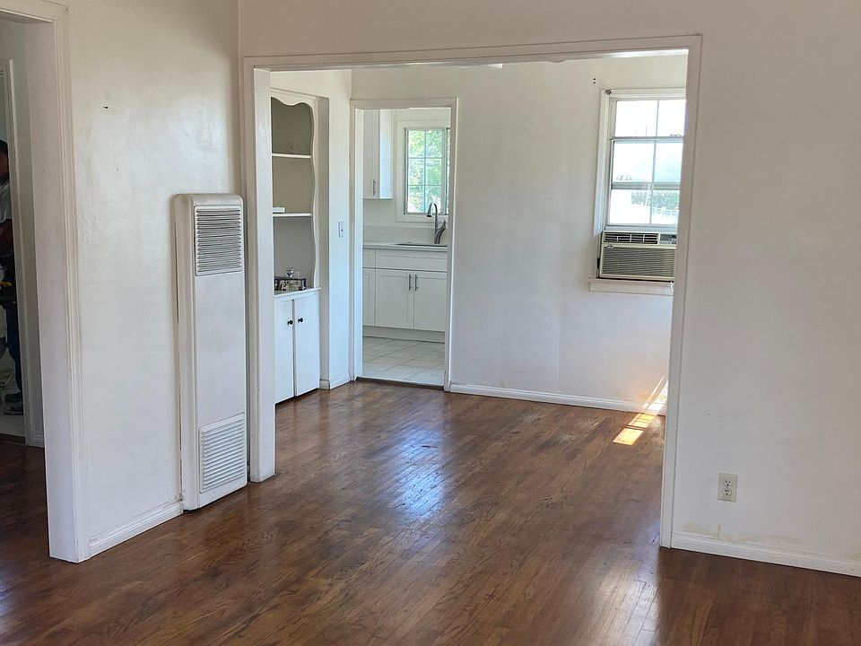 2nd image of 3237 1/2 Honolulu Pl