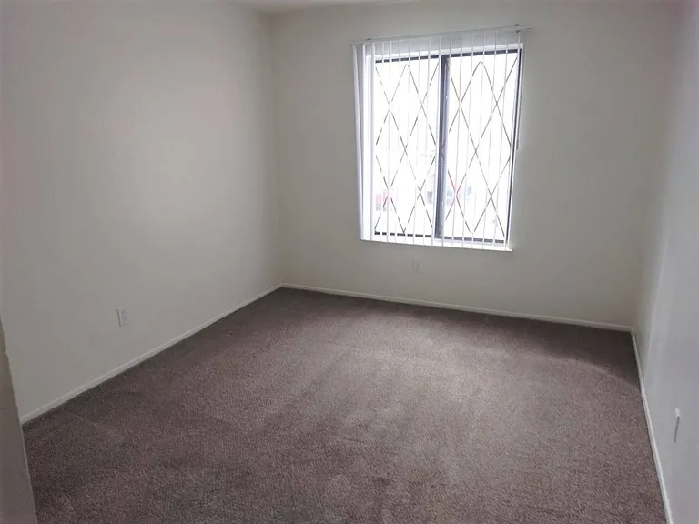 Woodland Place Apartments — Photo 37