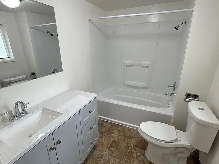 926 SE Uglow Ave #2 — Photo 12