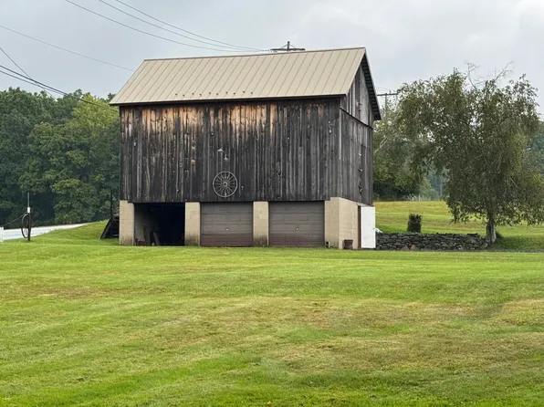 458 Briscoe Mountain Rd, Dingmans Ferry, PA 18328