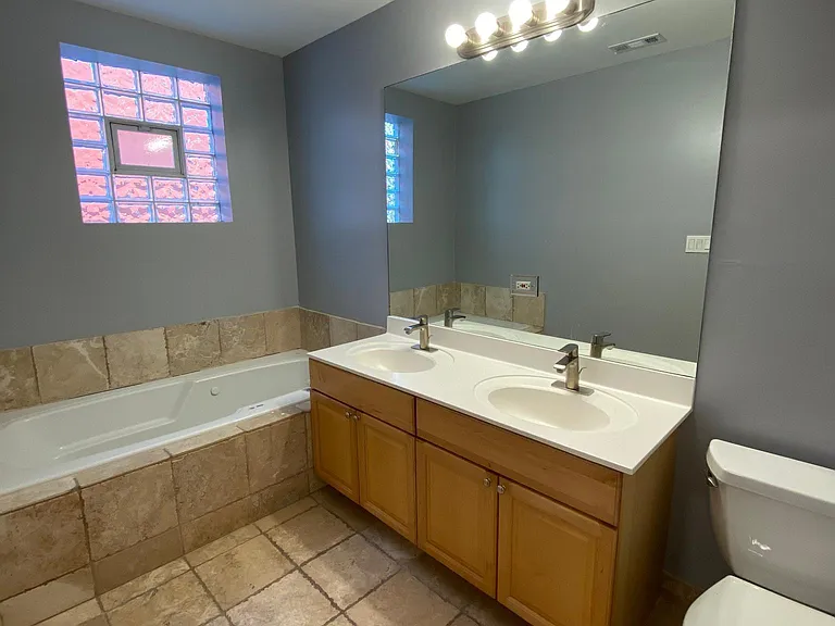 2350 W Harrison St #3 — Photo 7