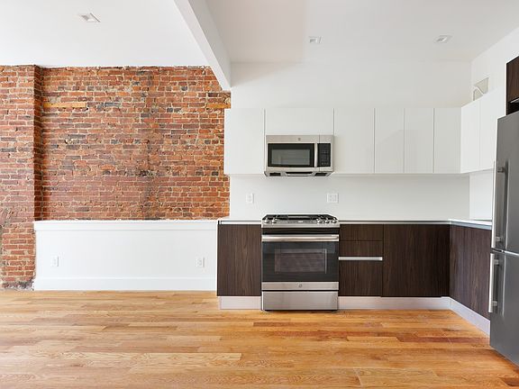 4th image of 147 16th St Floor 2