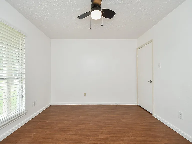 7714 Eichler Dr — Photo 25