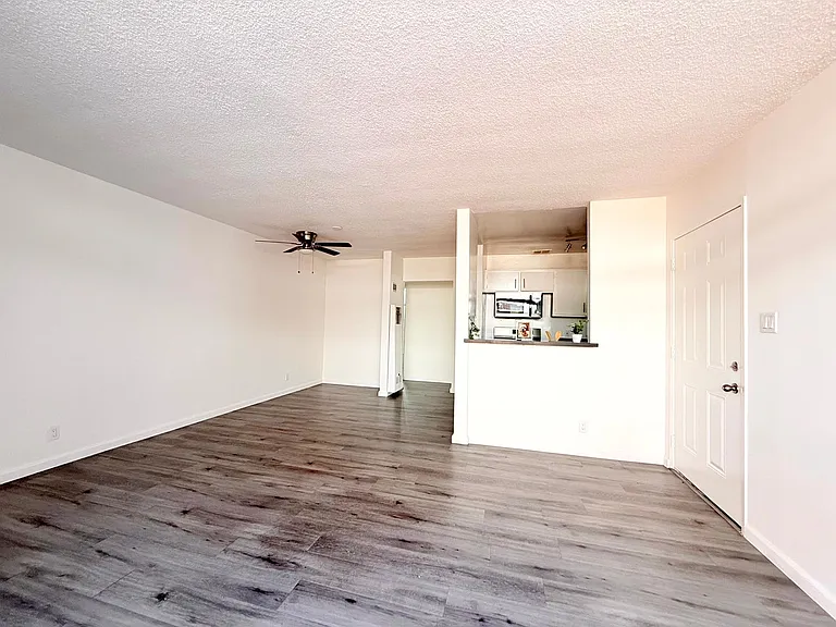 1029 N. Ardmore Avenue — Photo 5