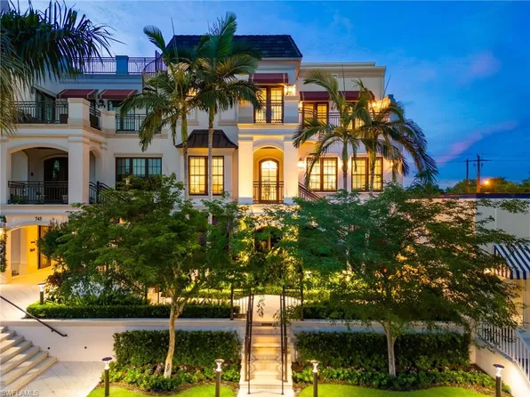 745 12th AVE S #103, NAPLES, FL 34102