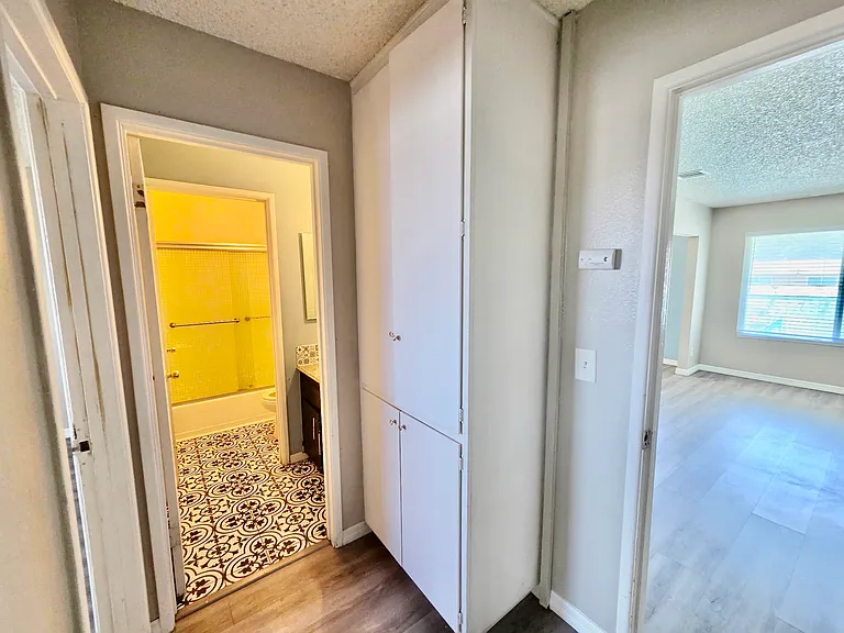 3060 Canyon Crest Dr #11 — Photo 10