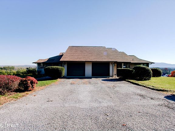 3rd image of 1171 Park Mountain Ter