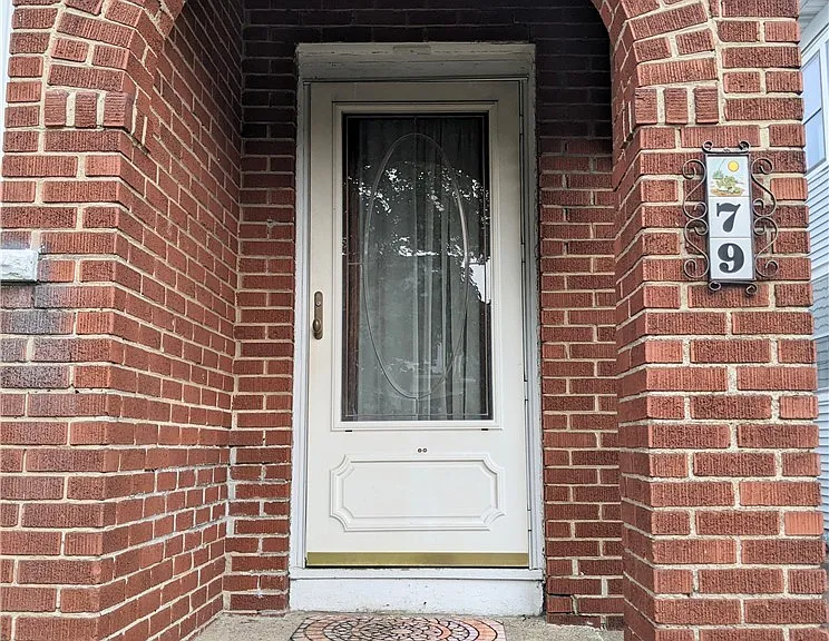 79 Commonwealth Ave #UPPER — Photo 2