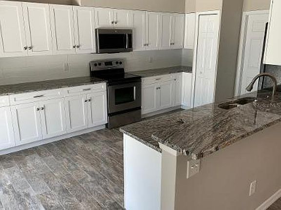 4th image of 2745 E Dorchester Dr