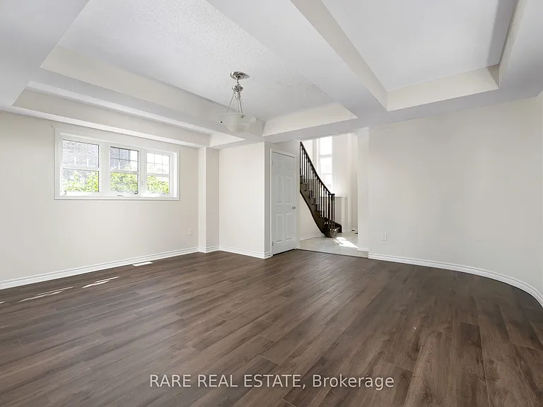 14 Bannister Cres — Photo 5