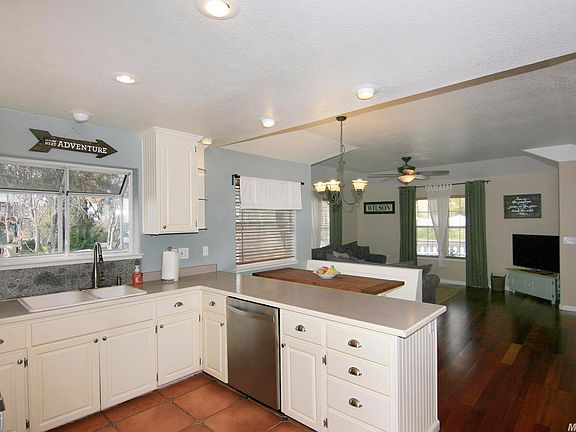 5th image of 202 Foresthill Ave