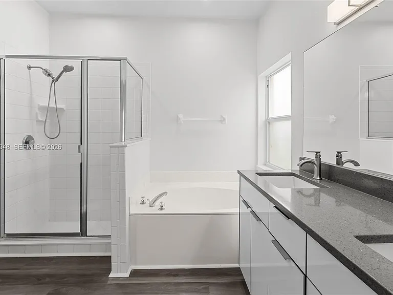 434 Castlemain Cir — Photo 38