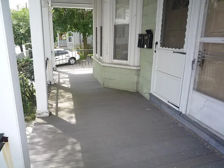 Vinal Ave — Photo 12