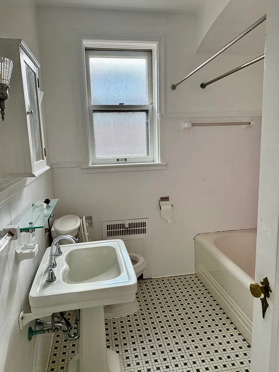 Building Photo - 7144 Amherst Ave #2