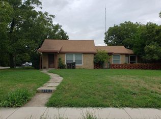 3701 Meadowbrook Dr, Fort Worth, TX 76103