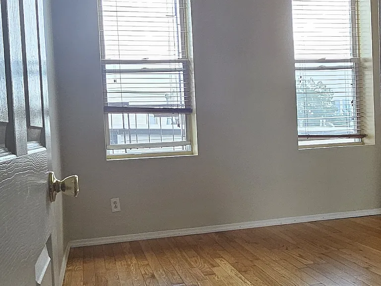 98 Maple St #3A — Photo 10