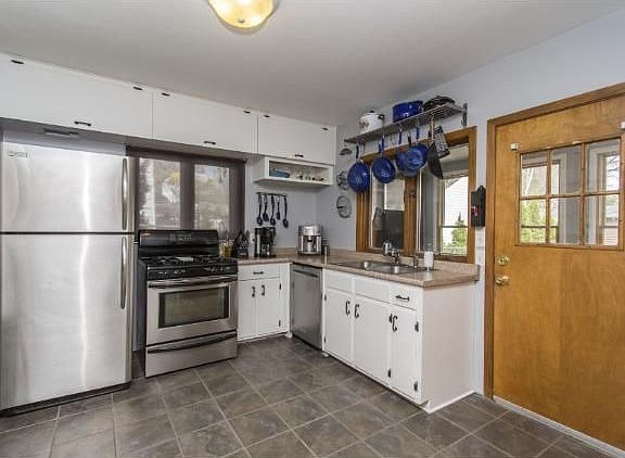 4th image of 1773 Sheridan Ave
