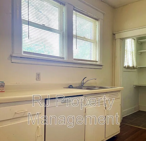 1572 Tutwiler Ave — Photo 9