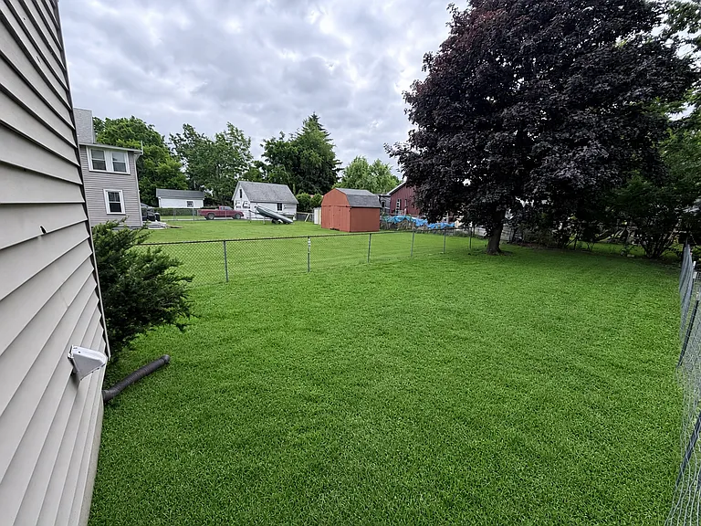 565 Thompson St #A — Photo 11