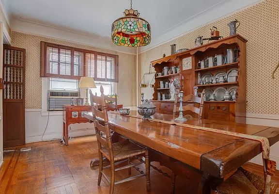 5th image of 6614 Booth St