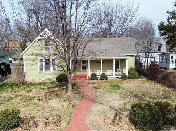 308 E 2nd St, Newton, KS 67114